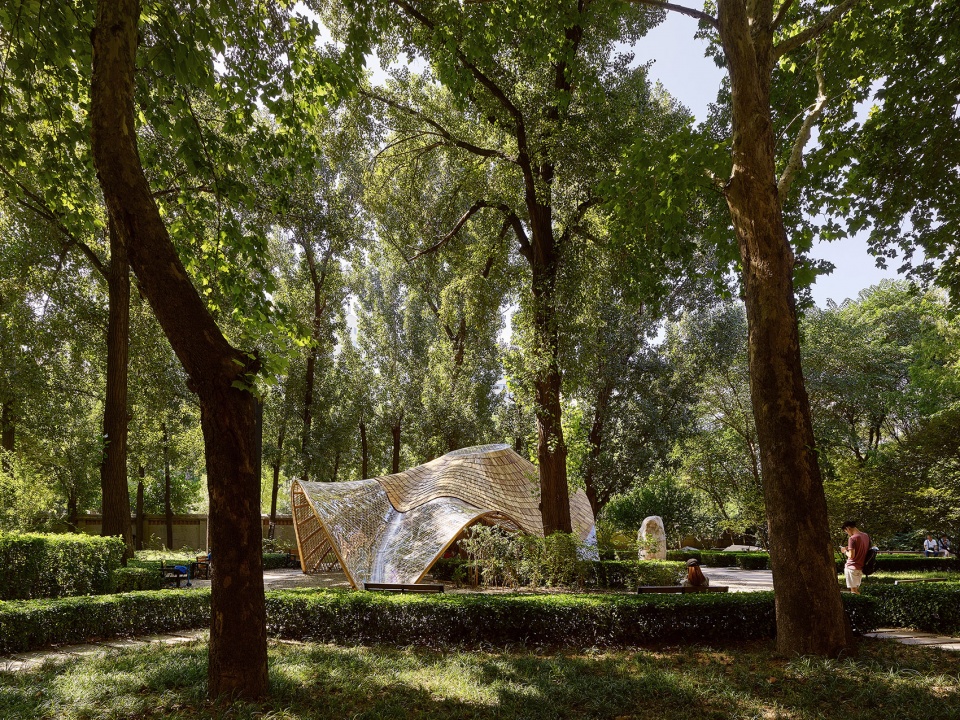 002-swirling-cloud-bulletin-pavilion-for-bjfu-garden-festival-by-sup-atelier-960x720.jpg